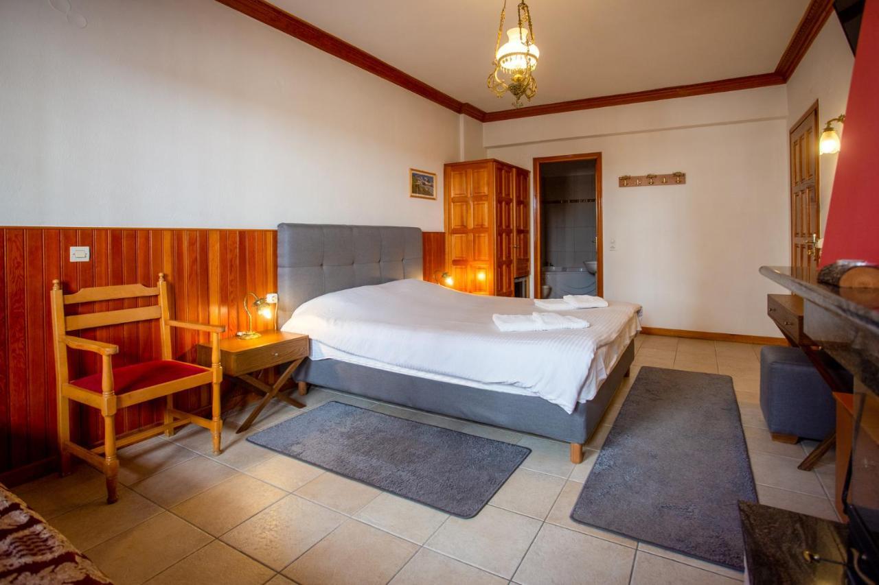 Hotel Adonis เมทโซโว ภายนอก รูปภาพ